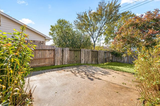 321 Holly Branch Lane, Kemah, TX 77565