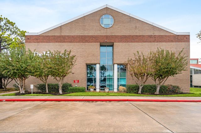 321 Holly Branch Lane, Kemah, TX 77565