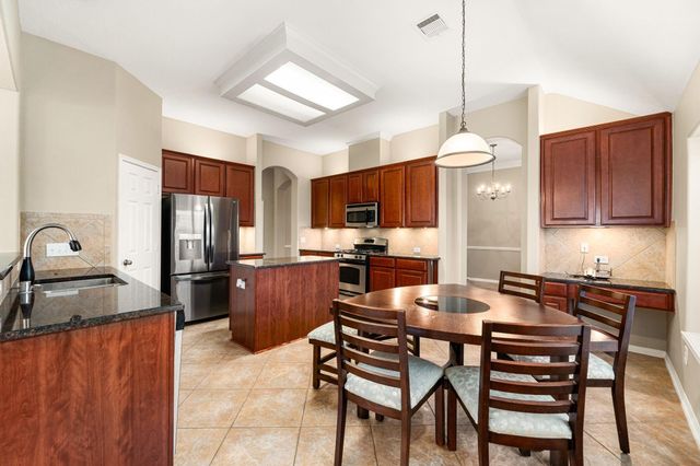 321 Holly Branch Lane, Kemah, TX 77565