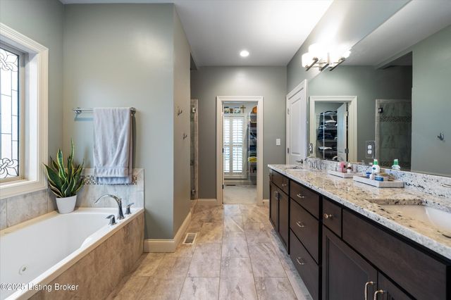 5203 Rock Ridge Dr, Louisville, KY 40241