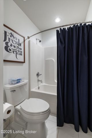 5203 Rock Ridge Dr, Louisville, KY 40241