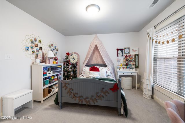 5203 Rock Ridge Dr, Louisville, KY 40241