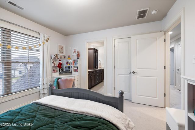 5203 Rock Ridge Dr, Louisville, KY 40241