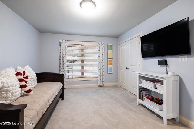 5203 Rock Ridge Dr, Louisville, KY 40241