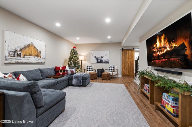 5203 Rock Ridge Dr, Louisville, KY 40241