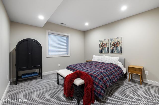 5203 Rock Ridge Dr, Louisville, KY 40241