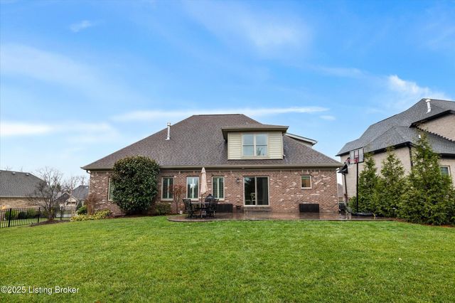 5203 Rock Ridge Dr, Louisville, KY 40241
