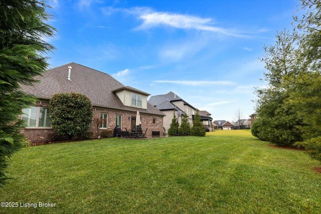 5203 Rock Ridge Dr, Louisville, KY 40241
