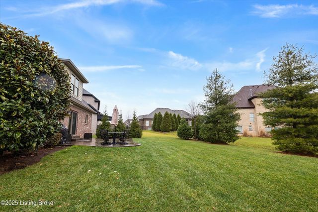 5203 Rock Ridge Dr, Louisville, KY 40241