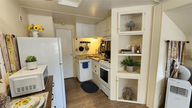 3300 26TH AVENUE E 105, Bradenton, FL 34208