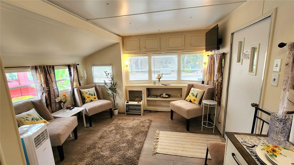 Image 15 of property listing at 3300 26TH AVENUE E 105, Bradenton, FL 34208