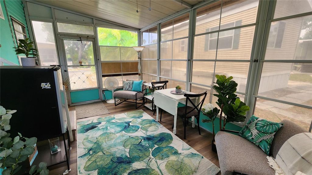 Image 8 of property listing at 3300 26TH AVENUE E 105, Bradenton, FL 34208