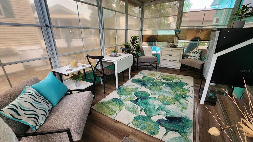 Image 9 of property listing at 3300 26TH AVENUE E 105, Bradenton, FL 34208