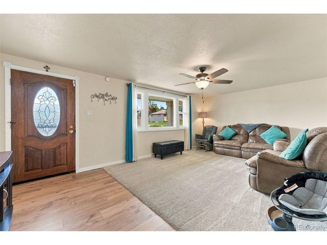 1734 Comanche Rd, Pueblo, CO 81001