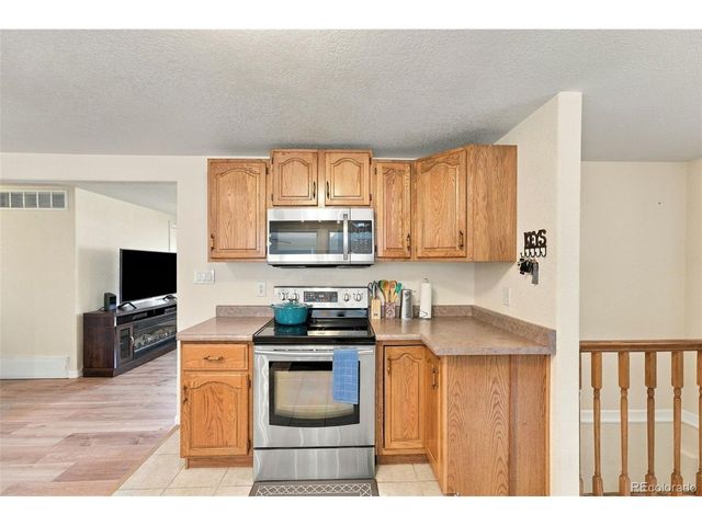 1734 Comanche Rd, Pueblo, CO 81001