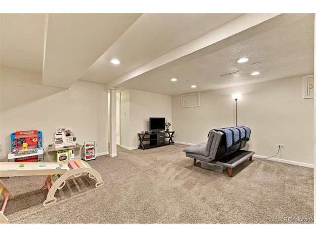 1734 Comanche Rd, Pueblo, CO 81001