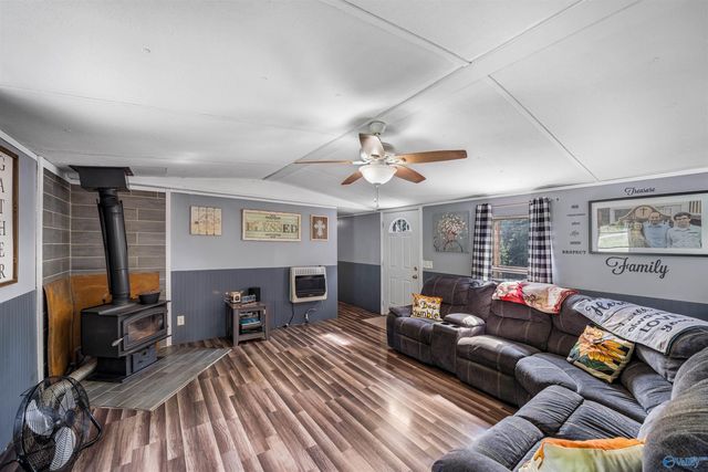 145 County Road 790, Gaylesville, AL 35973