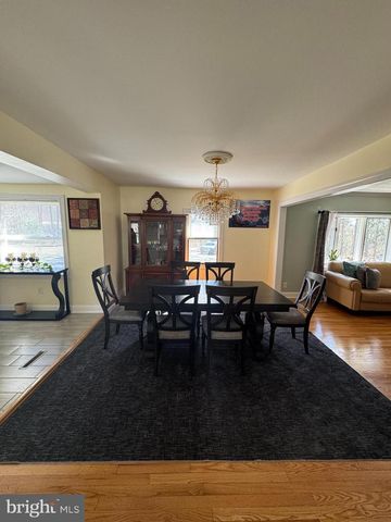 8215 HARRY WARREN PL, Welcome, MD 20693