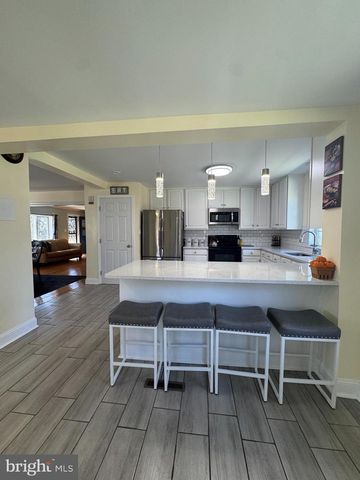 8215 HARRY WARREN PL, Welcome, MD 20693