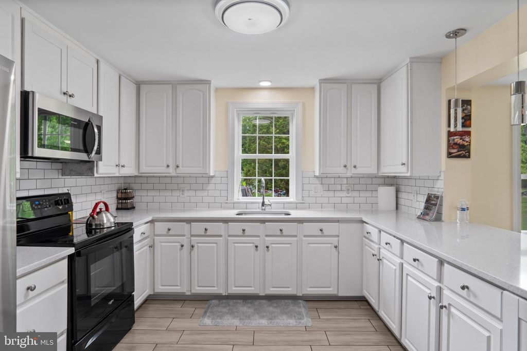 8215 HARRY WARREN PL, Welcome, MD 20693