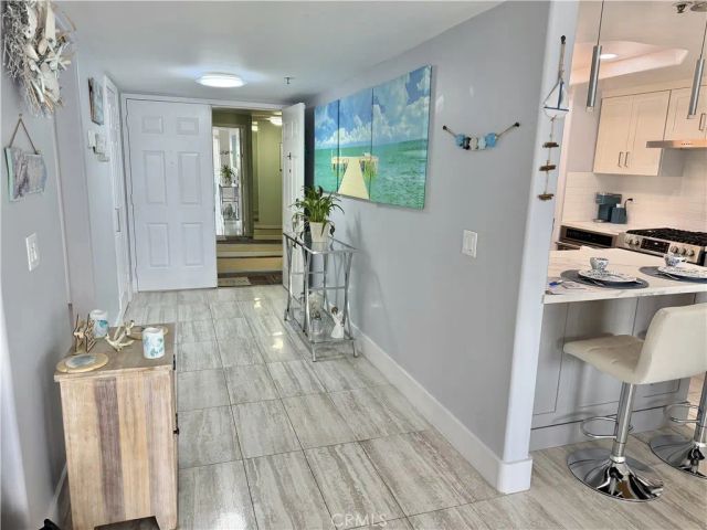 16255 Pacific Cir. 202, Huntington Beach, CA 92649
