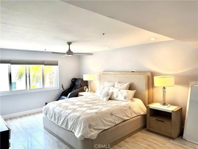 16255 Pacific Cir. 202, Huntington Beach, CA 92649