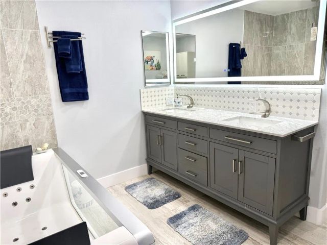 16255 Pacific Cir. 202, Huntington Beach, CA 92649