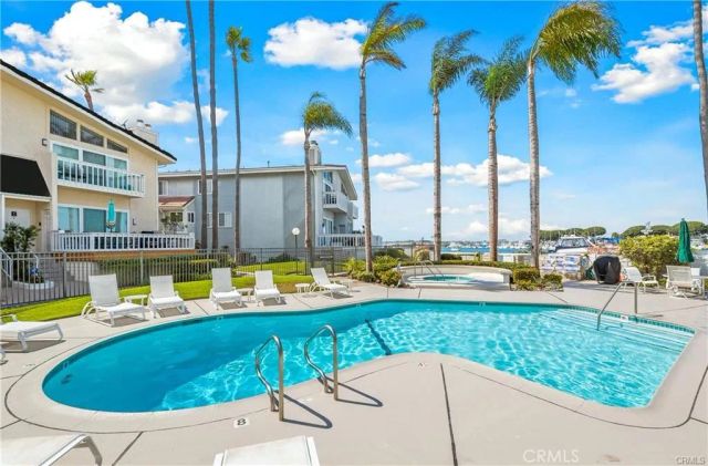 16255 Pacific Cir. 202, Huntington Beach, CA 92649