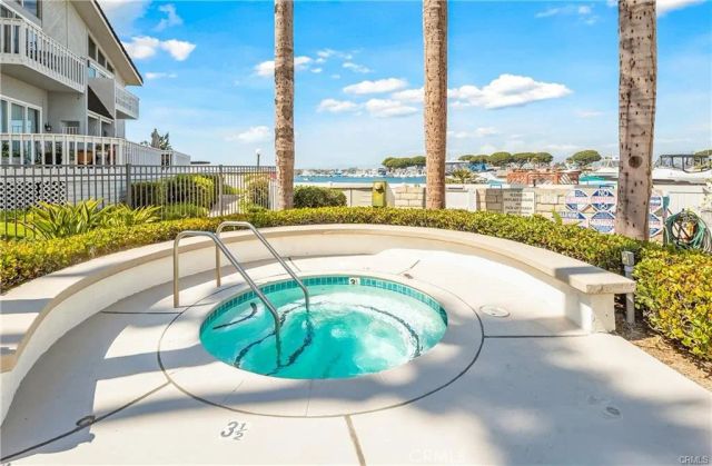 16255 Pacific Cir. 202, Huntington Beach, CA 92649