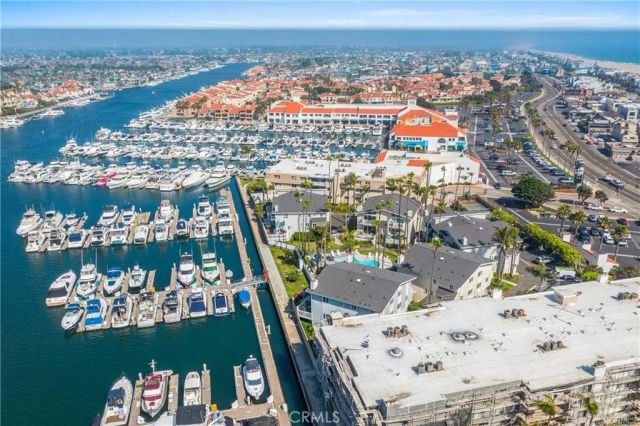 16255 Pacific Cir. 202, Huntington Beach, CA 92649