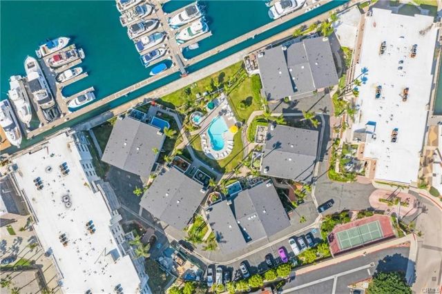 16255 Pacific Cir. 202, Huntington Beach, CA 92649