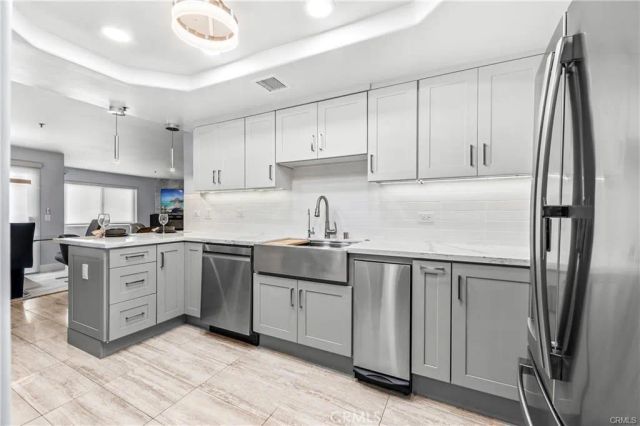 16255 Pacific Cir. 202, Huntington Beach, CA 92649