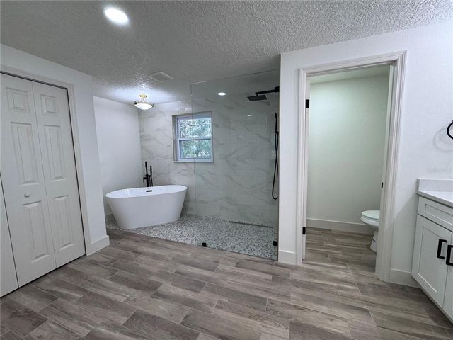 2933 STEARNS ROAD, Valrico, FL 33596