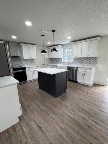 2933 STEARNS ROAD, Valrico, FL 33596