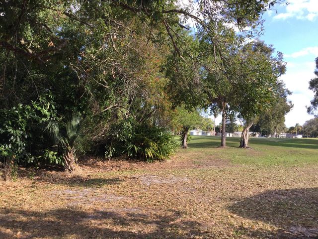 42 Golf Drive, Port St. Lucie, FL 34952