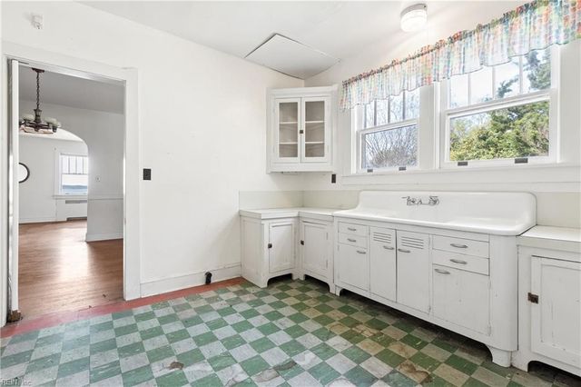 7244 Joseph Lewis RD, Hayes, VA 23072