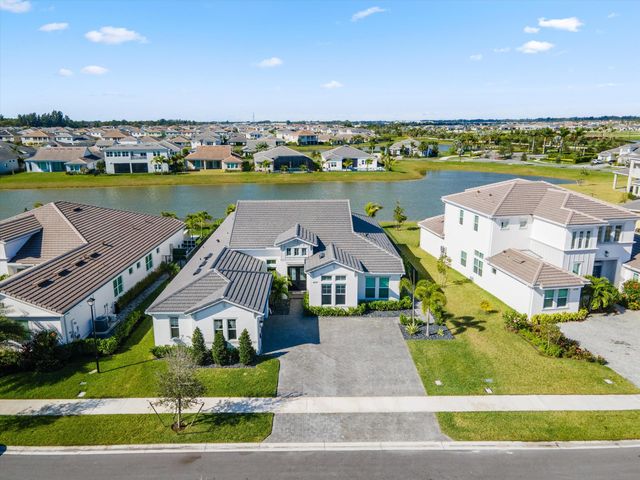 4727 Estates Circle, Westlake, FL 33470