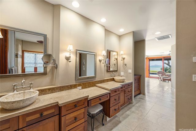 365 Portlock Road, Honolulu, HI 96825