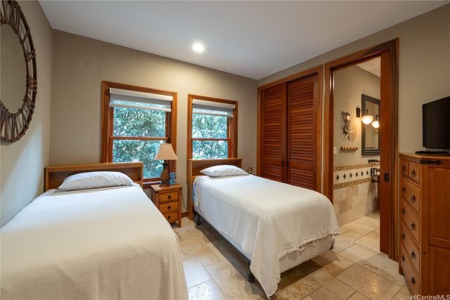 365 Portlock Road, Honolulu, HI 96825