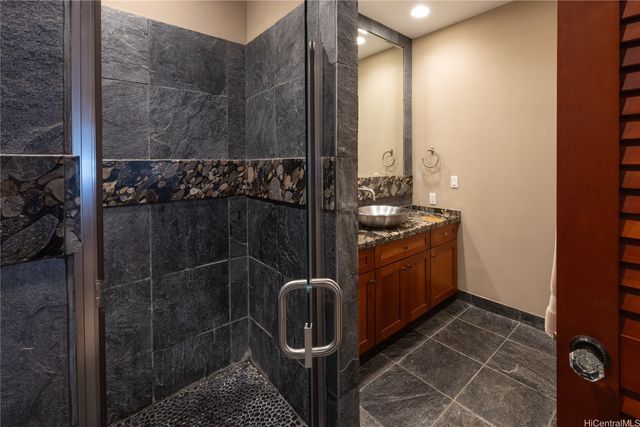 365 Portlock Road, Honolulu, HI 96825