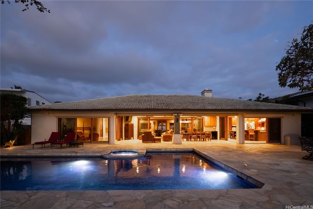 365 Portlock Road, Honolulu, HI 96825