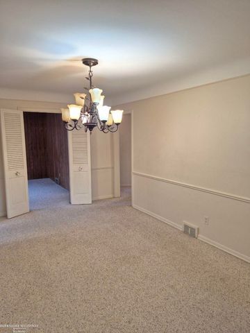 830 Harcourt Road, Grosse Pointe Park, MI 48230