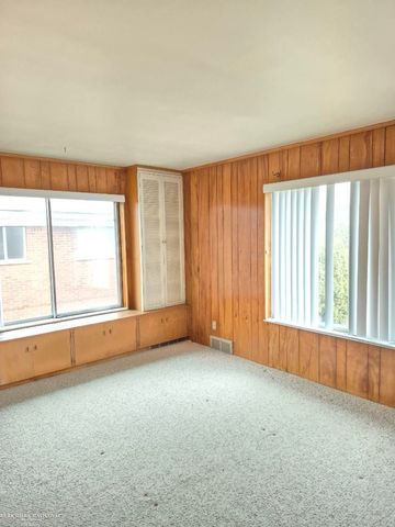 830 Harcourt Road, Grosse Pointe Park, MI 48230