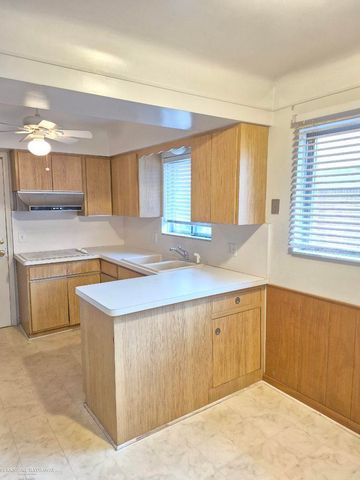 830 Harcourt Road, Grosse Pointe Park, MI 48230