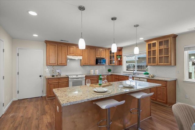 408 Casa Loma Court, San Jose, CA 95129