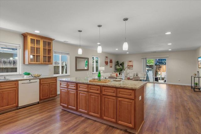 408 Casa Loma Court, San Jose, CA 95129