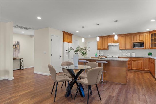 408 Casa Loma Court, San Jose, CA 95129