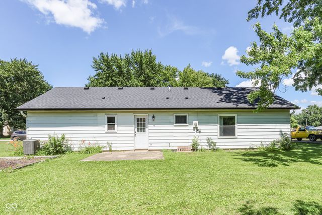 610 Holiday Drive, Fortville, IN 46040