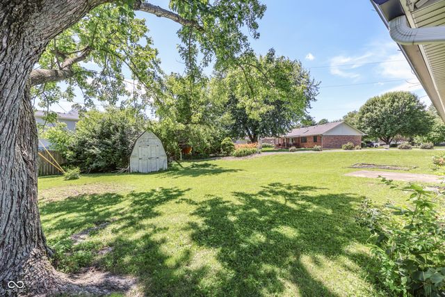 610 Holiday Drive, Fortville, IN 46040