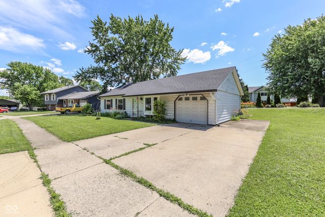 610 Holiday Drive, Fortville, IN 46040